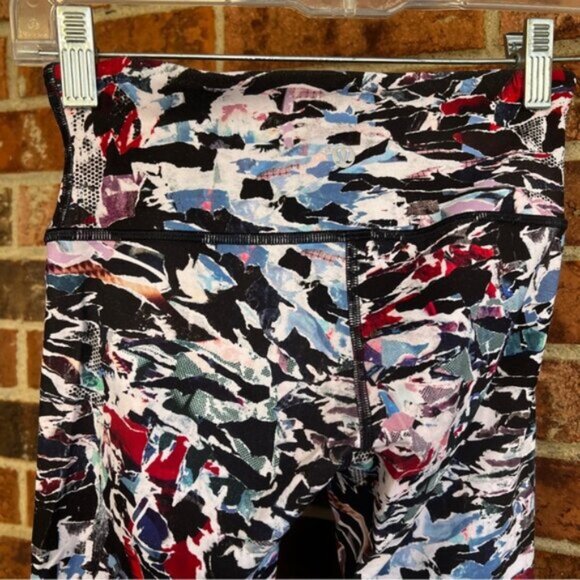 Lululemon  *  Wunder Under Tight 28" Leggings Culture Clash Multi EUC - Picture 11 of 15